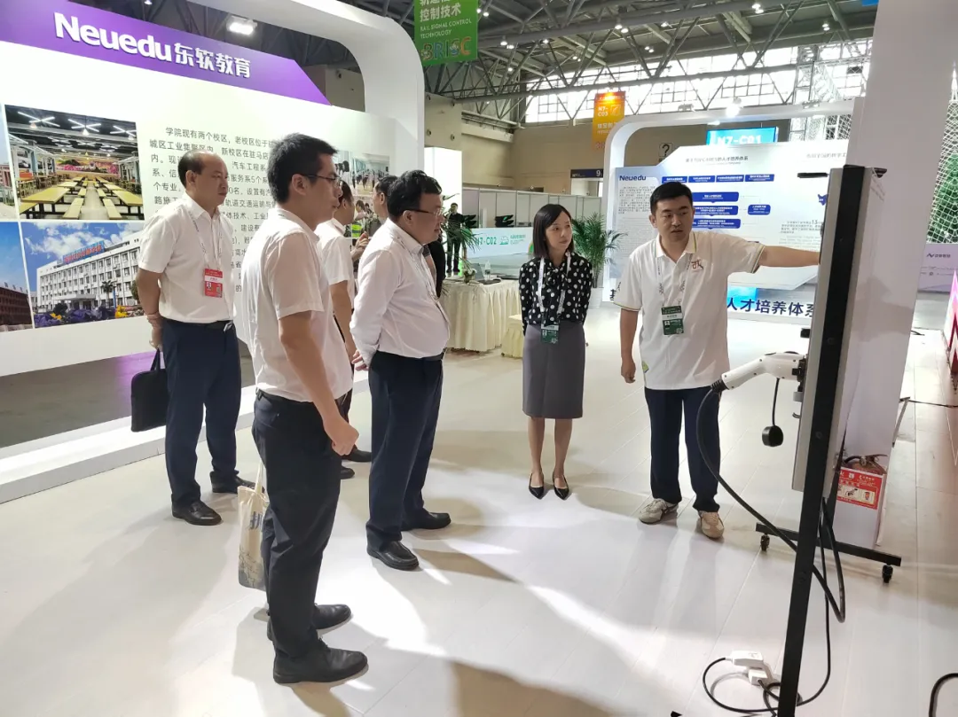 助力第二届“一带一路”国际技能大赛智能汽车软件技术表演赛顺利举办